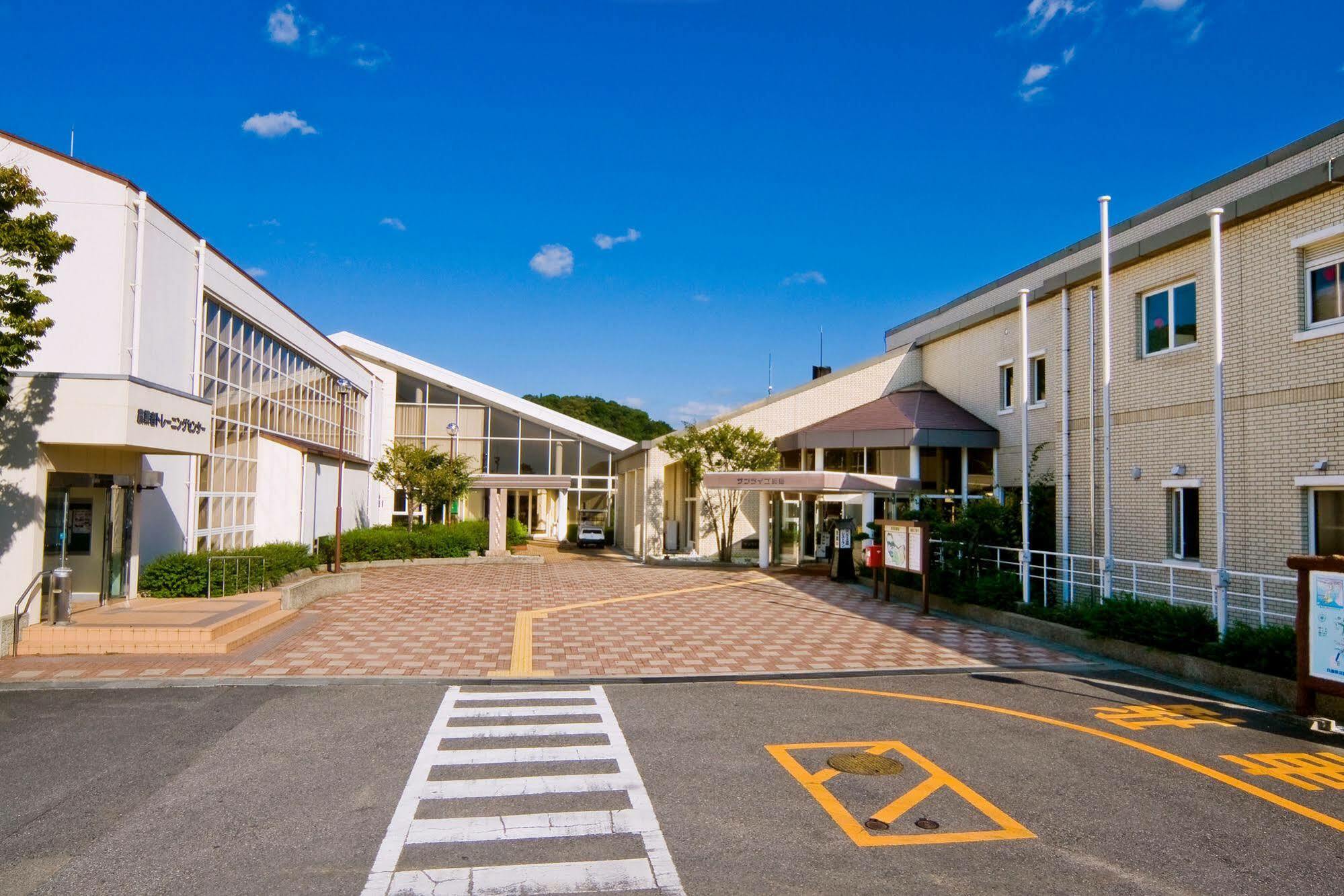 מלון Minamiawaji Sunrise Awaji מראה חיצוני תמונה